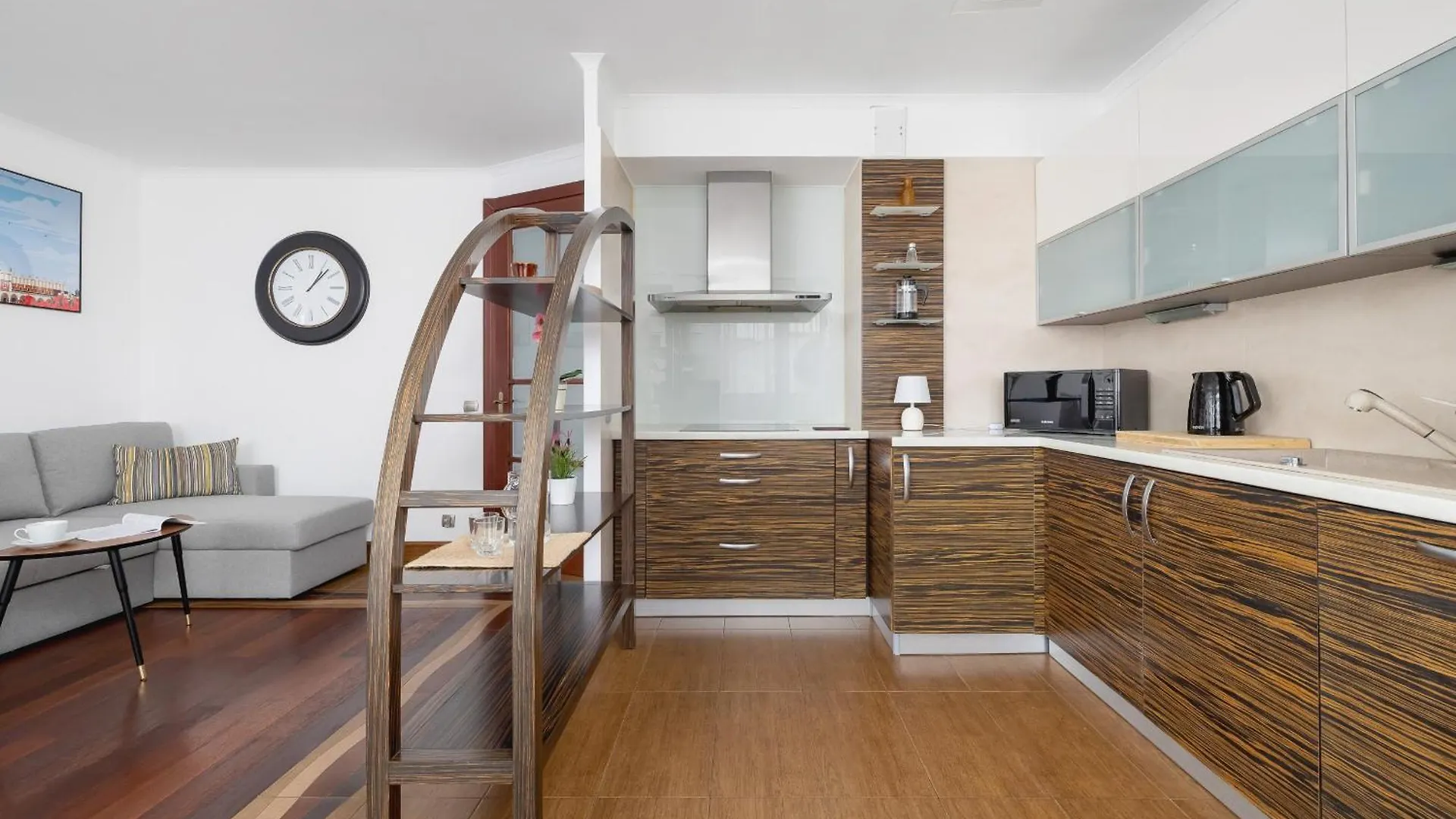 Cozy Apartment With Parking In Krakow By Noclegi Renters